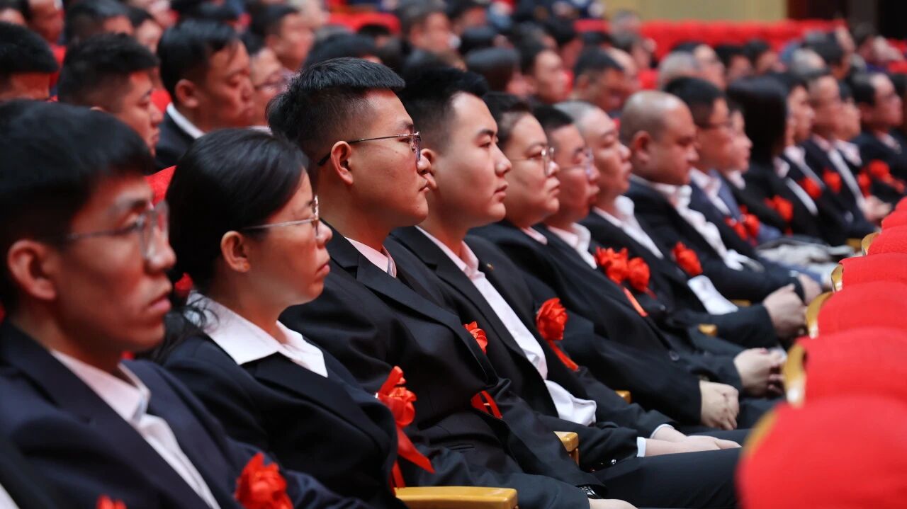 8d64fe0694ed51d57c1fc52d9e32098c.jpg 8d64fe0694ed51d57c1fc52d9e32098c.jpg